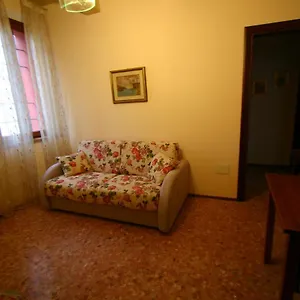 Donna Laura , Imola Italia